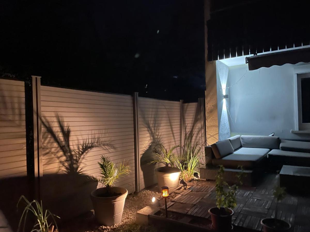 Gemuetliche 3 Zimmer Wohnung Mit Grosszuegiger Terrasse Im Gruenen Reutlingen Exterior photo